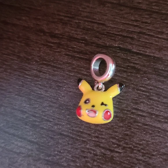 Pikachu Charm - Picture 1 of 3